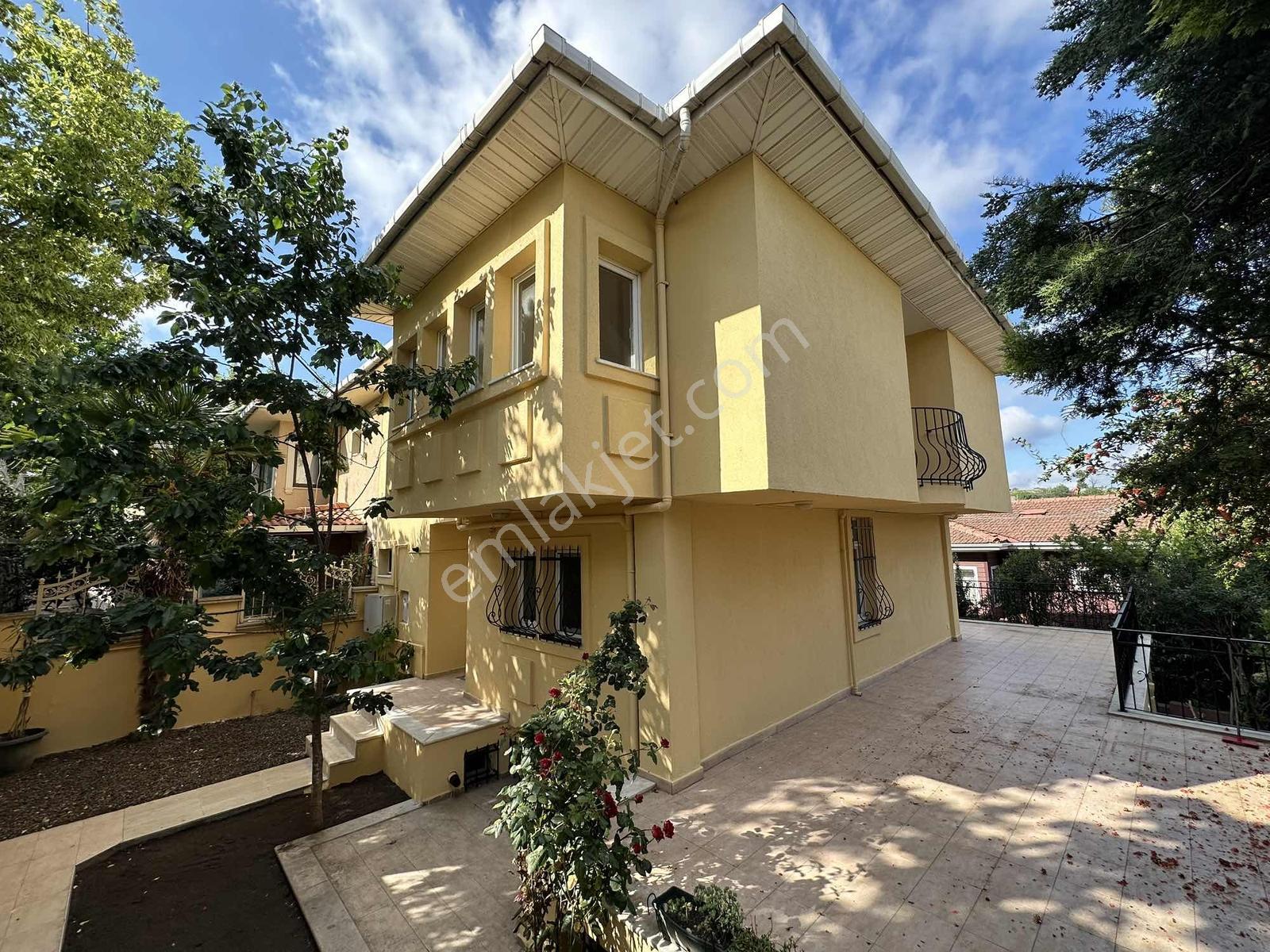 Çengelköy Ata2 Sitesinde 180 M2 Tertemiz Dublex Villa
