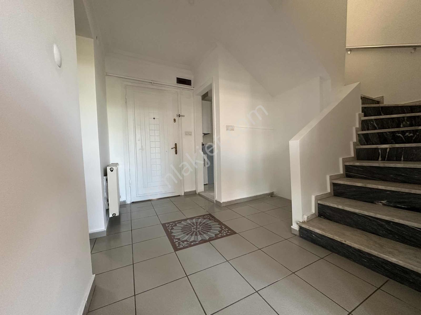 Çengelköy Ata2 Sitesinde 180 M2 Tertemiz Dublex Villa - Görsel 29
