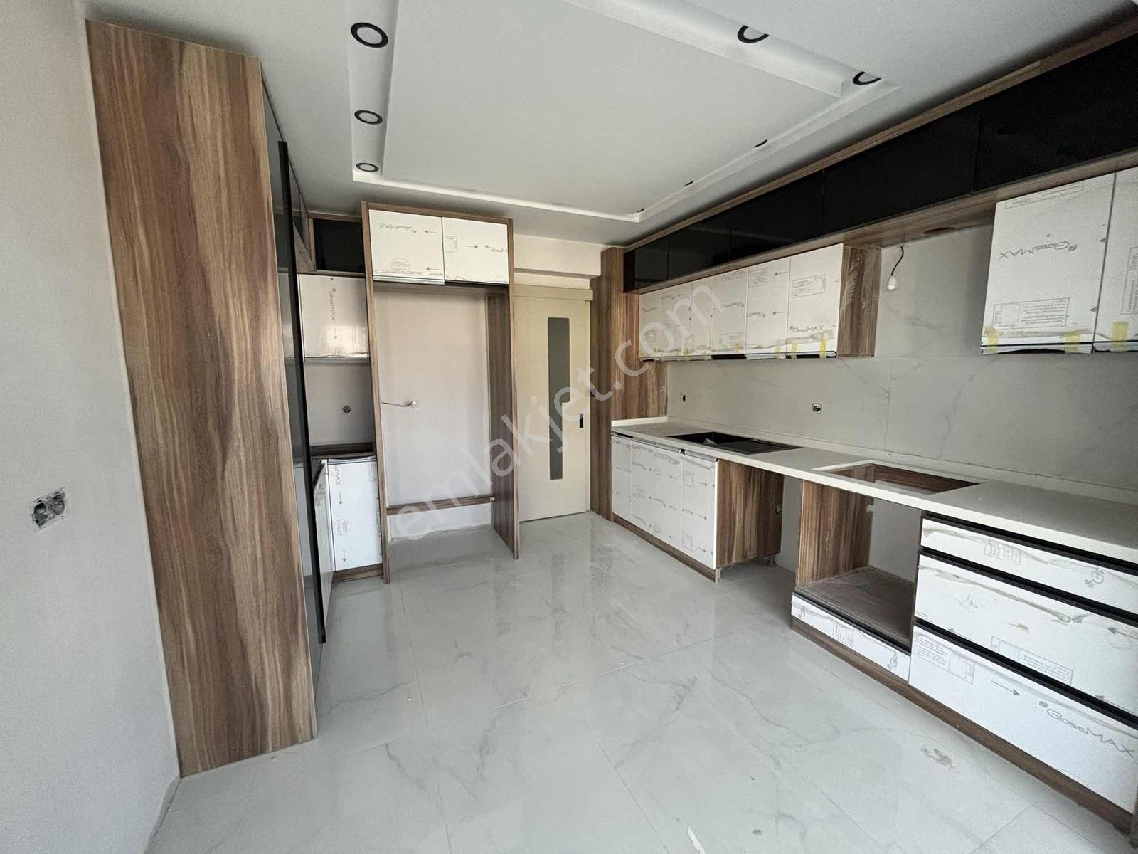 Muratbey'de Havuzlu Sitede Satılık 3+1 Sıfır Lüx Daire - Görsel 34