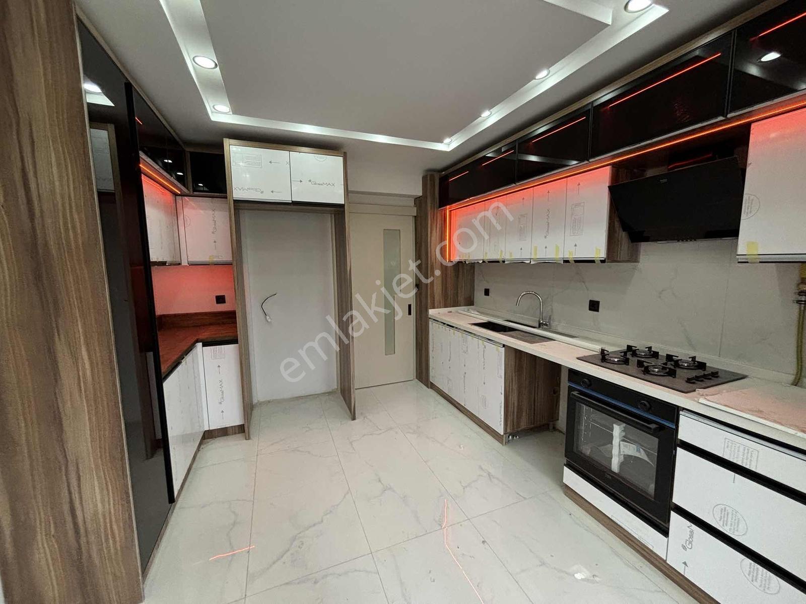 Muratbey'de Havuzlu Sitede Satılık 3+1 Sıfır Lüx Daire - Görsel 31