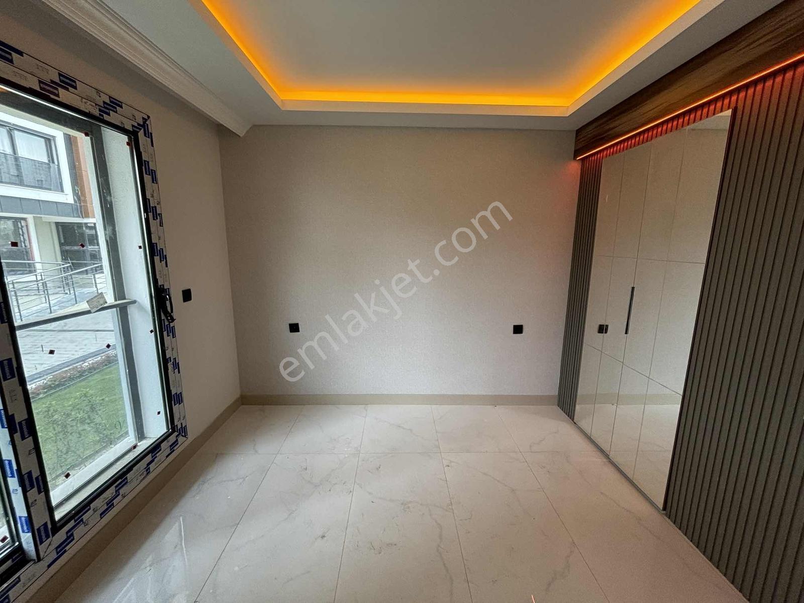 Muratbey'de Havuzlu Sitede Satılık 3+1 Sıfır Lüx Daire - Görsel 14
