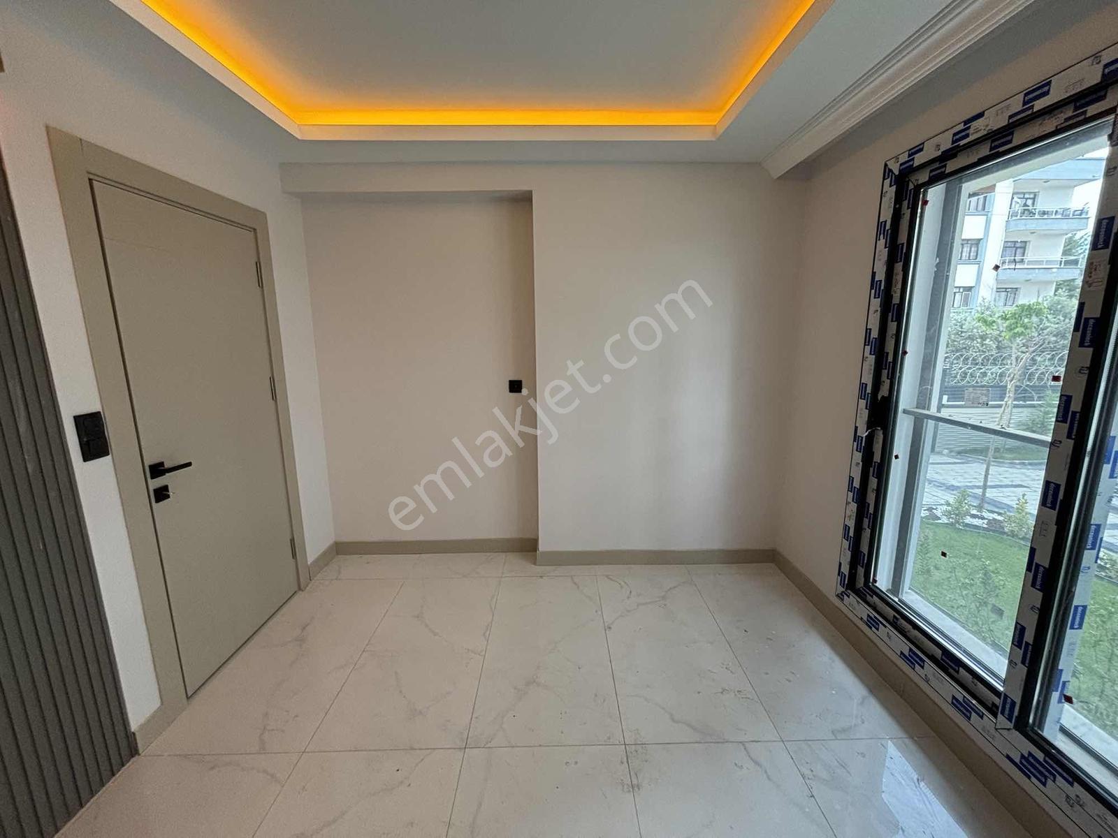Muratbey'de Havuzlu Sitede Satılık 3+1 Sıfır Lüx Daire - Görsel 12