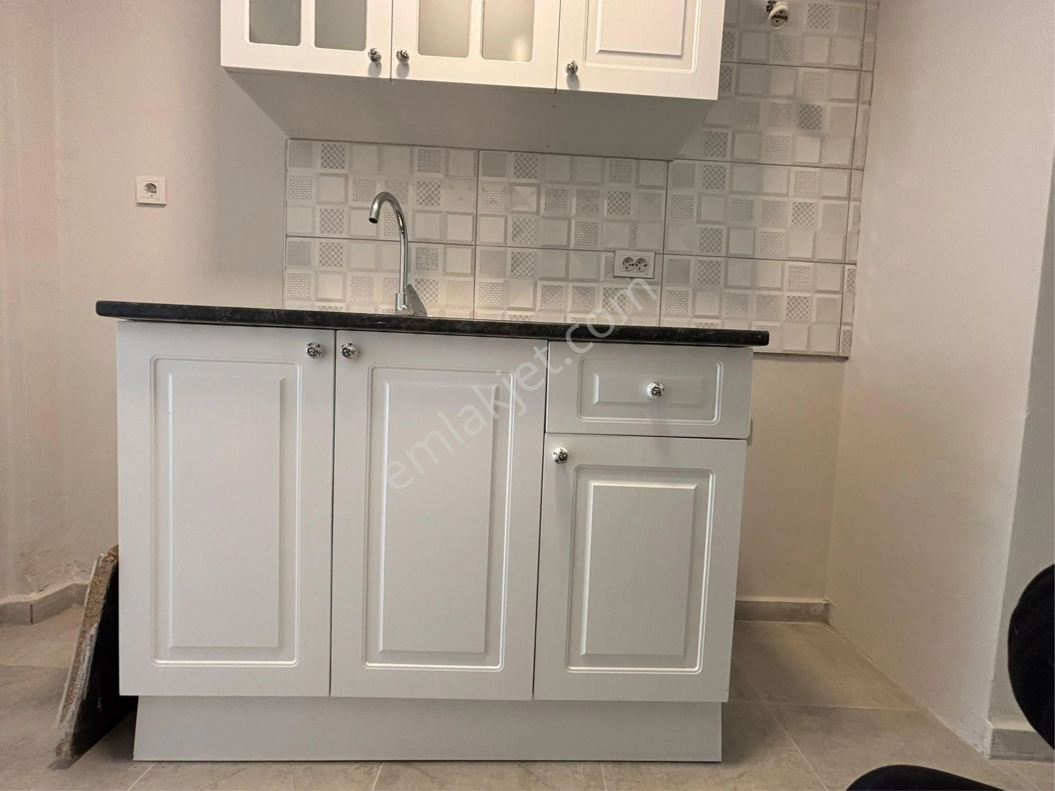 Alsancak Talatpaşa Bulvarında 1+1 4.kat Masrafsız Kiralık Daire! - Görsel 2