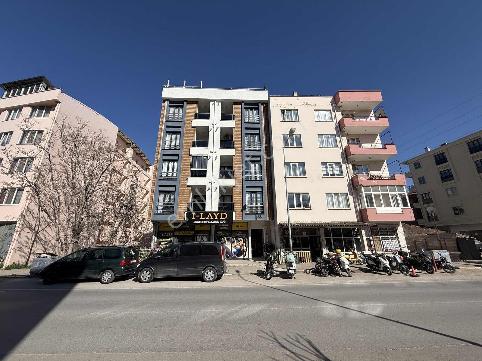 Balıkesir Altıeylül Soma Cd. Üzeri Kiralık Ara Kat 2+1 Daire