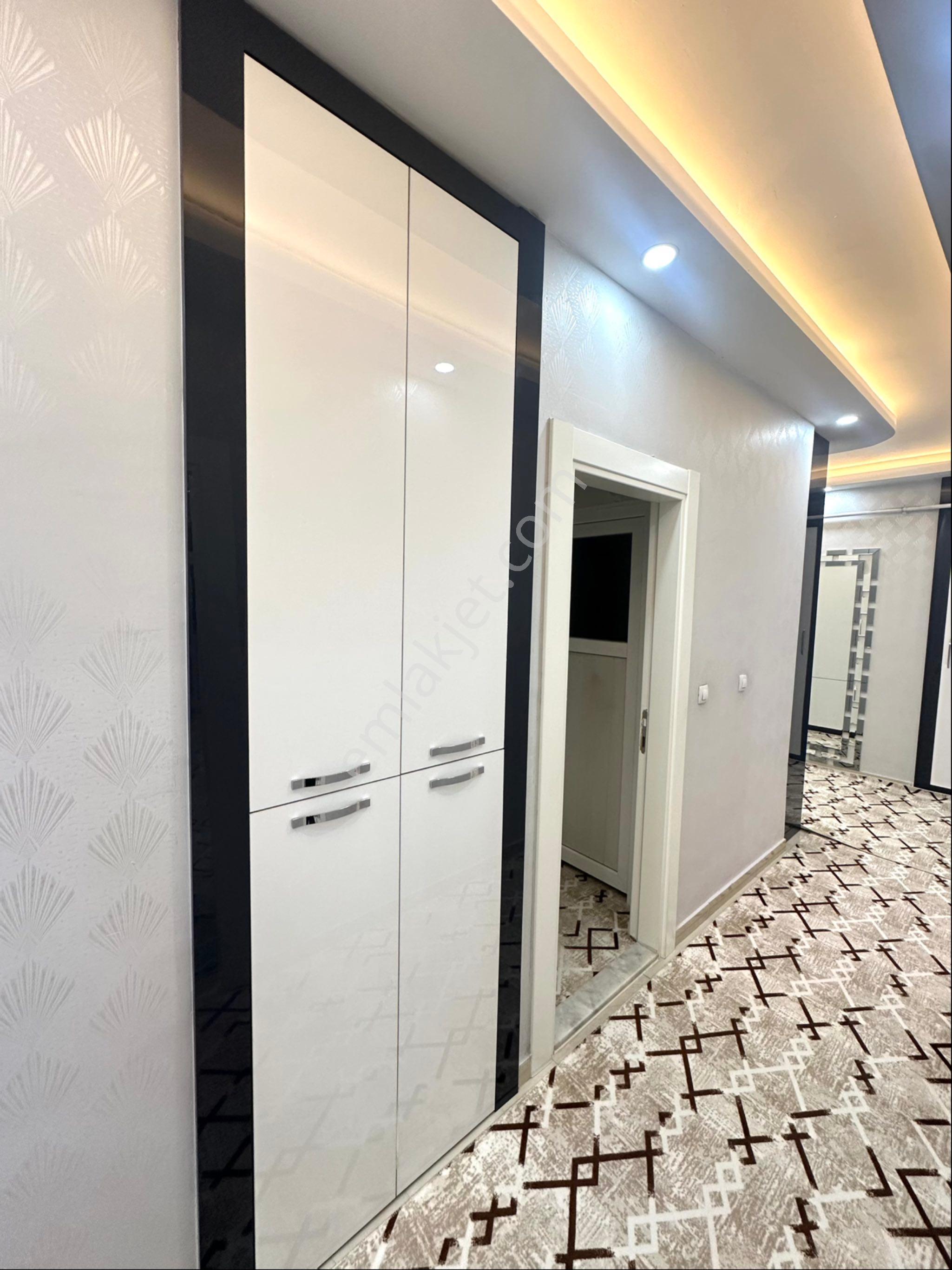 Seyrantepe Mirzaevler Tramvay Karşısı Cadde Üzeri - Görsel 18