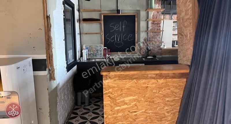 İstiklal Caddesinde Tarihi Binada Kiralık Geniş Ofis Katı - Görsel 7