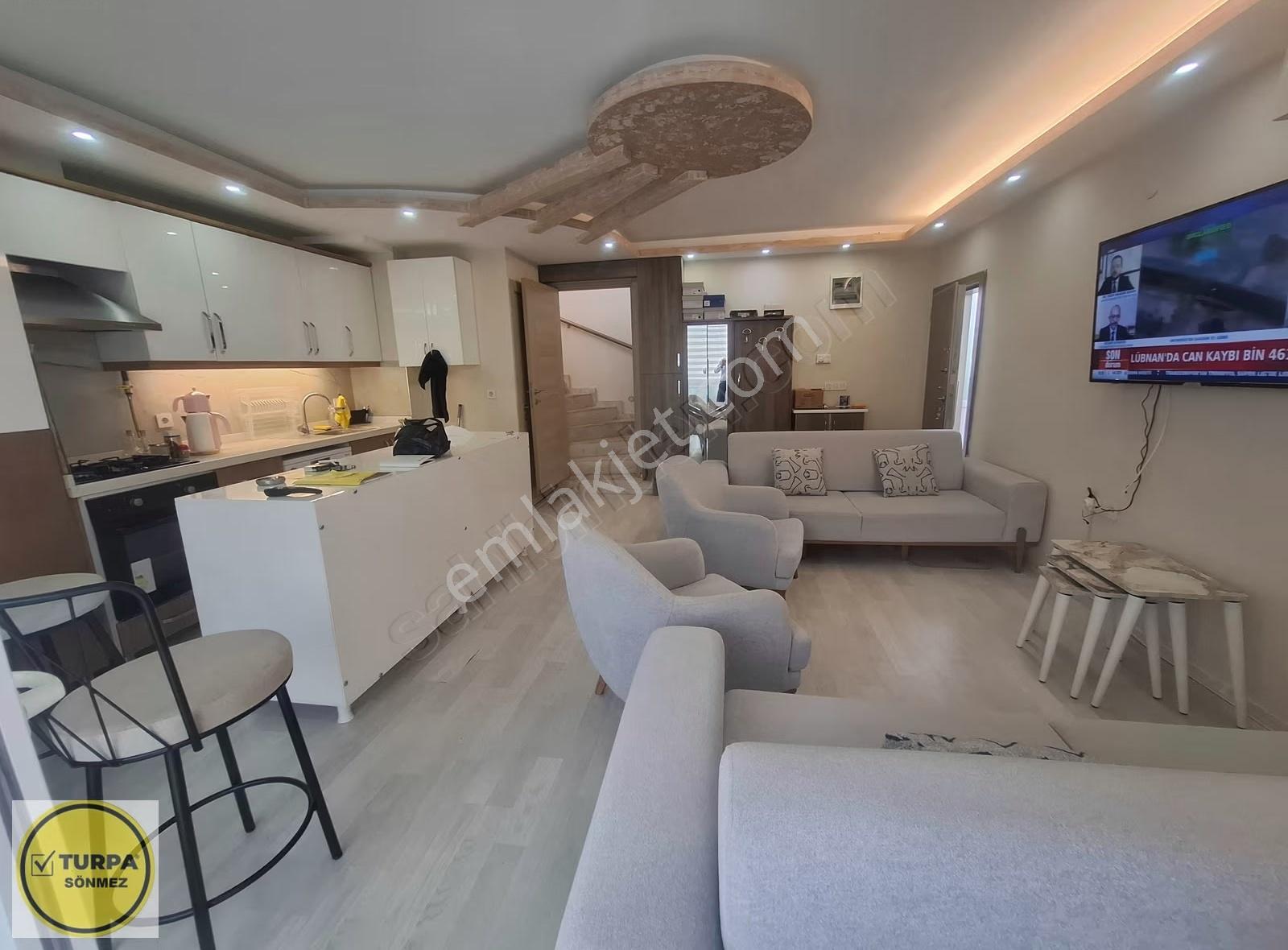 Kemalpaşa'da Müstakil Bahçeli 4 Katlı Lüks Villa - Görsel 13