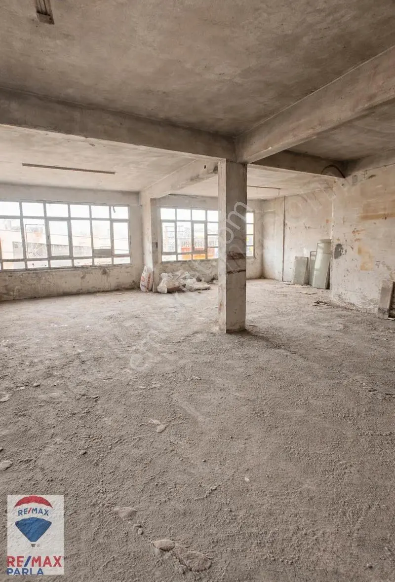 Remax Parla'dan Sanayi Sitesinde Satılık Dükkan - Görsel 7