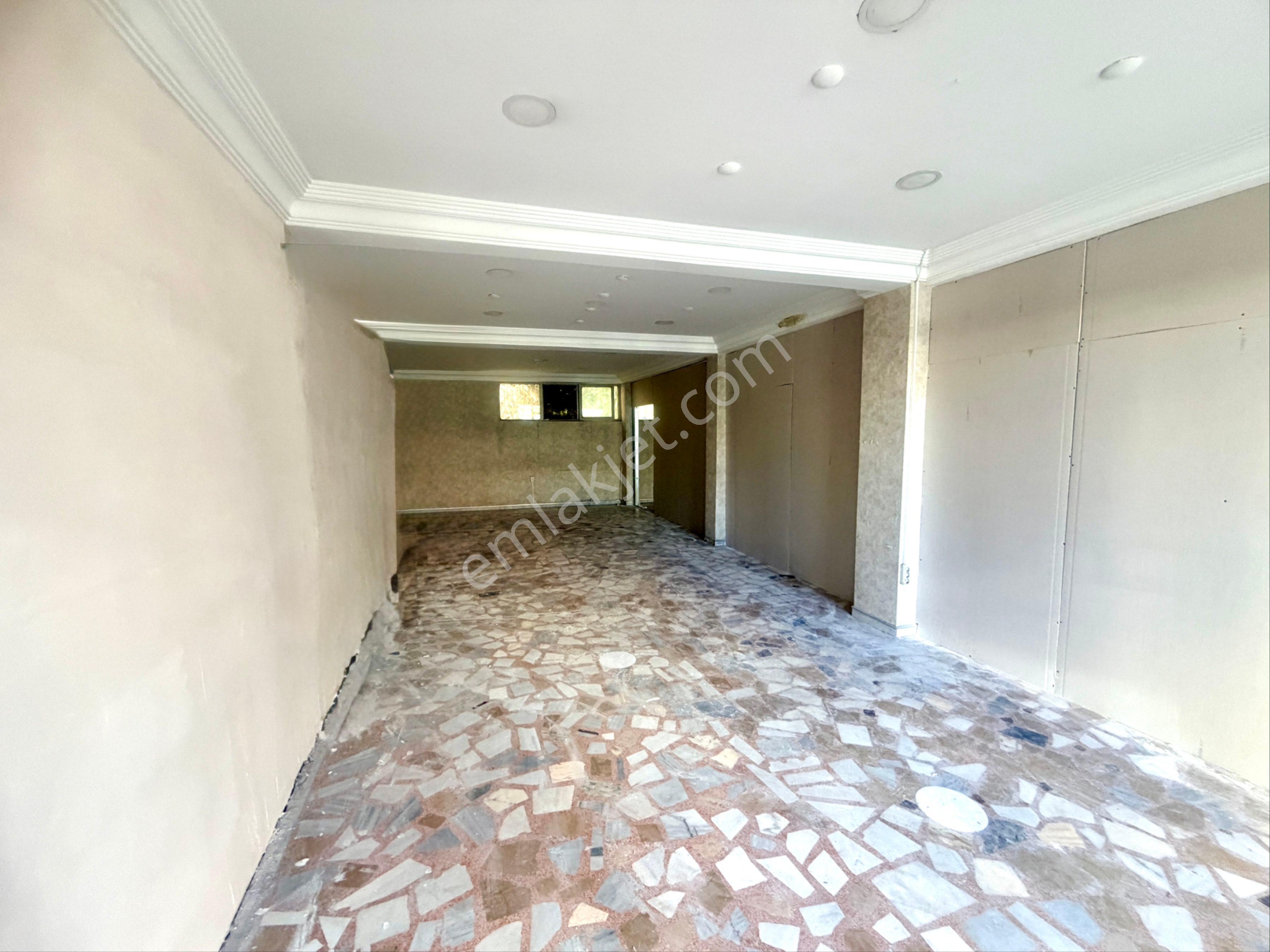 Ataşehir Girne Caddesi’nde Metroya 50m, 8m Cepheli, Ön Kullanımlı Kiralık Dükkan - Görsel 20