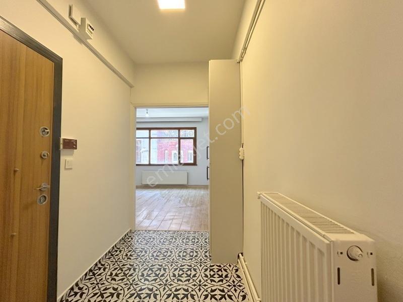 Tülay Özkök'ten Toplu Ulaşıma Yakın Arakat 1+1 Kiralık Daire - Görsel 5