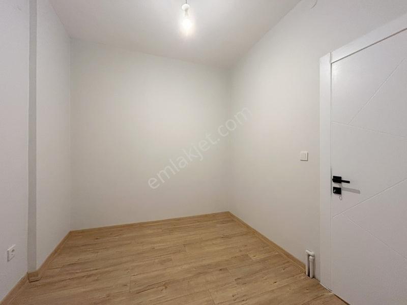 Tülay Özkök'ten Toplu Ulaşıma Yakın Arakat 1+1 Kiralık Daire - Görsel 20