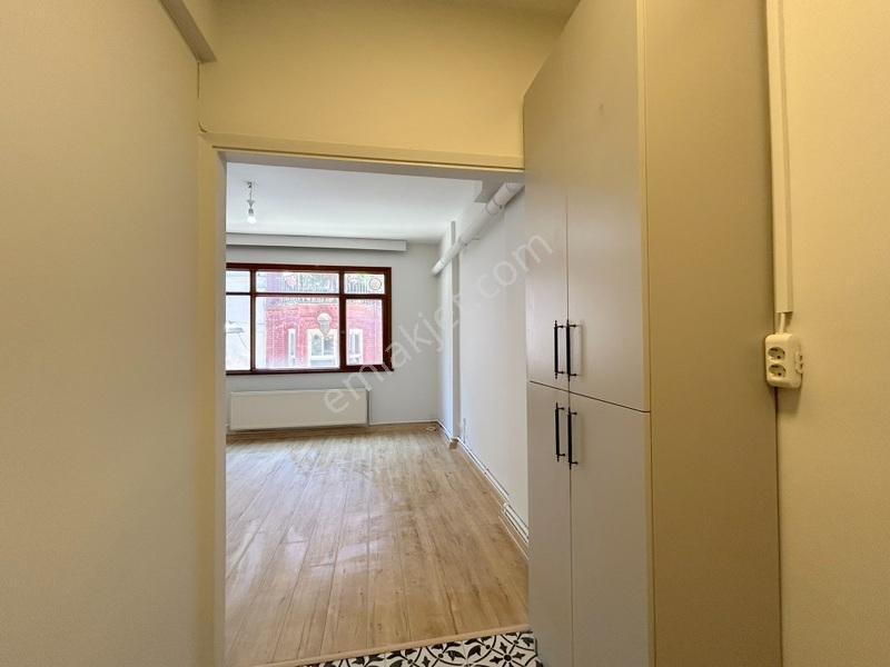Tülay Özkök'ten Toplu Ulaşıma Yakın Arakat 1+1 Kiralık Daire - Görsel 11