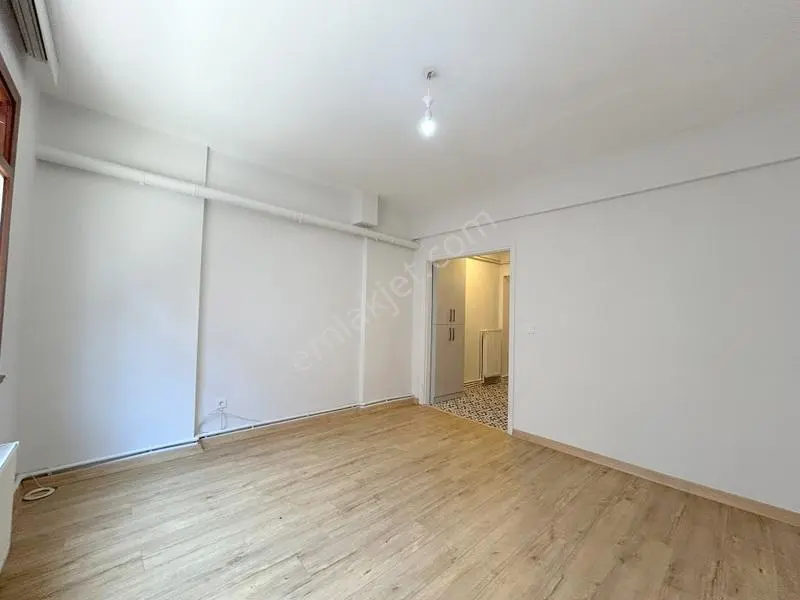 Tülay Özkök'ten Toplu Ulaşıma Yakın Arakat 1+1 Kiralık Daire - Görsel 3