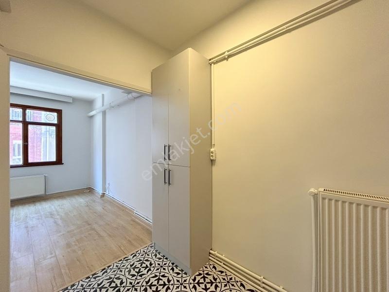 Tülay Özkök'ten Toplu Ulaşıma Yakın Arakat 1+1 Kiralık Daire - Görsel 18