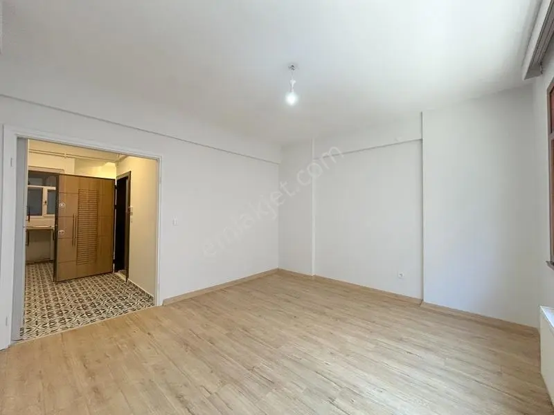 Tülay Özkök'ten Toplu Ulaşıma Yakın Arakat 1+1 Kiralık Daire - Görsel 4