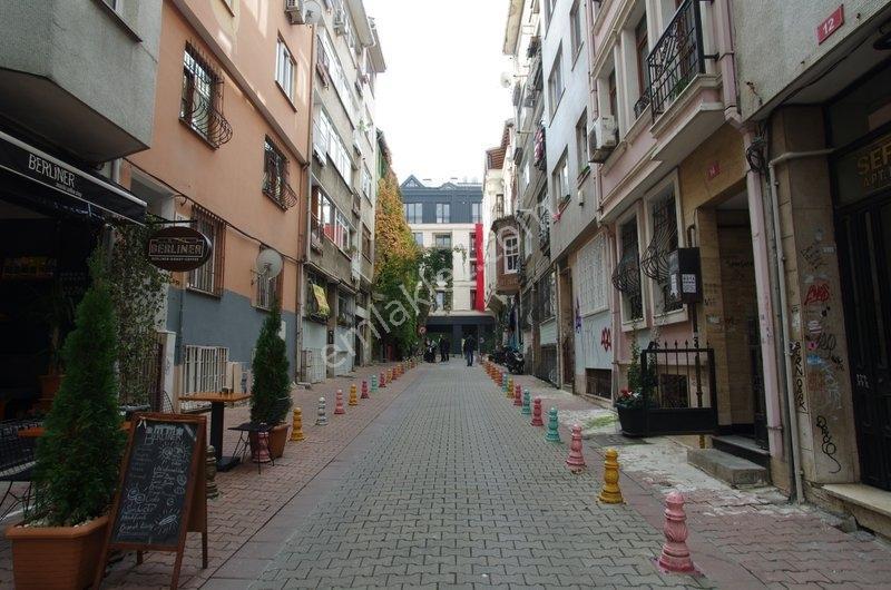 Tülay Özkök'ten Toplu Ulaşıma Yakın Arakat 1+1 Kiralık Daire - Görsel 17