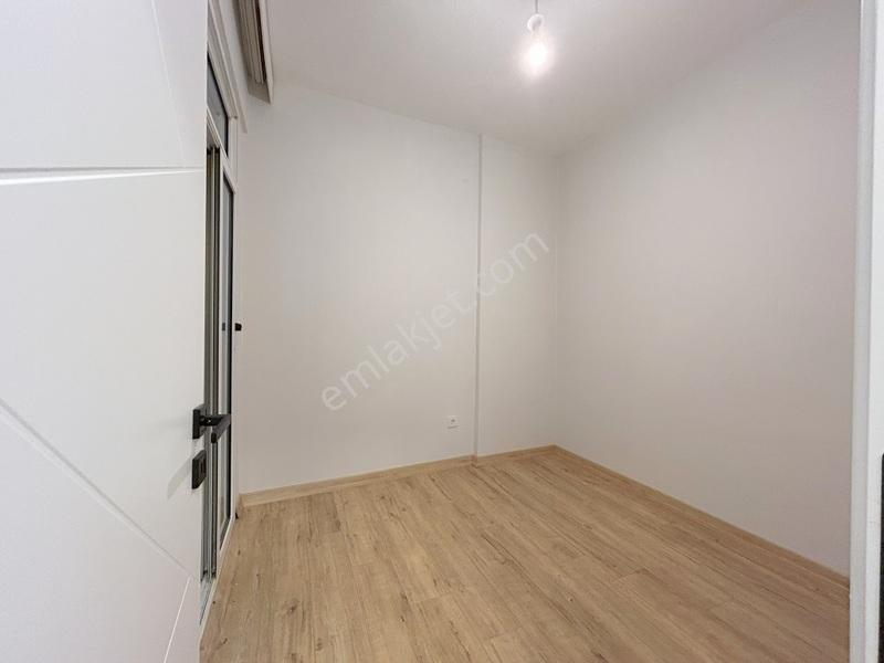 Tülay Özkök'ten Toplu Ulaşıma Yakın Arakat 1+1 Kiralık Daire - Görsel 19