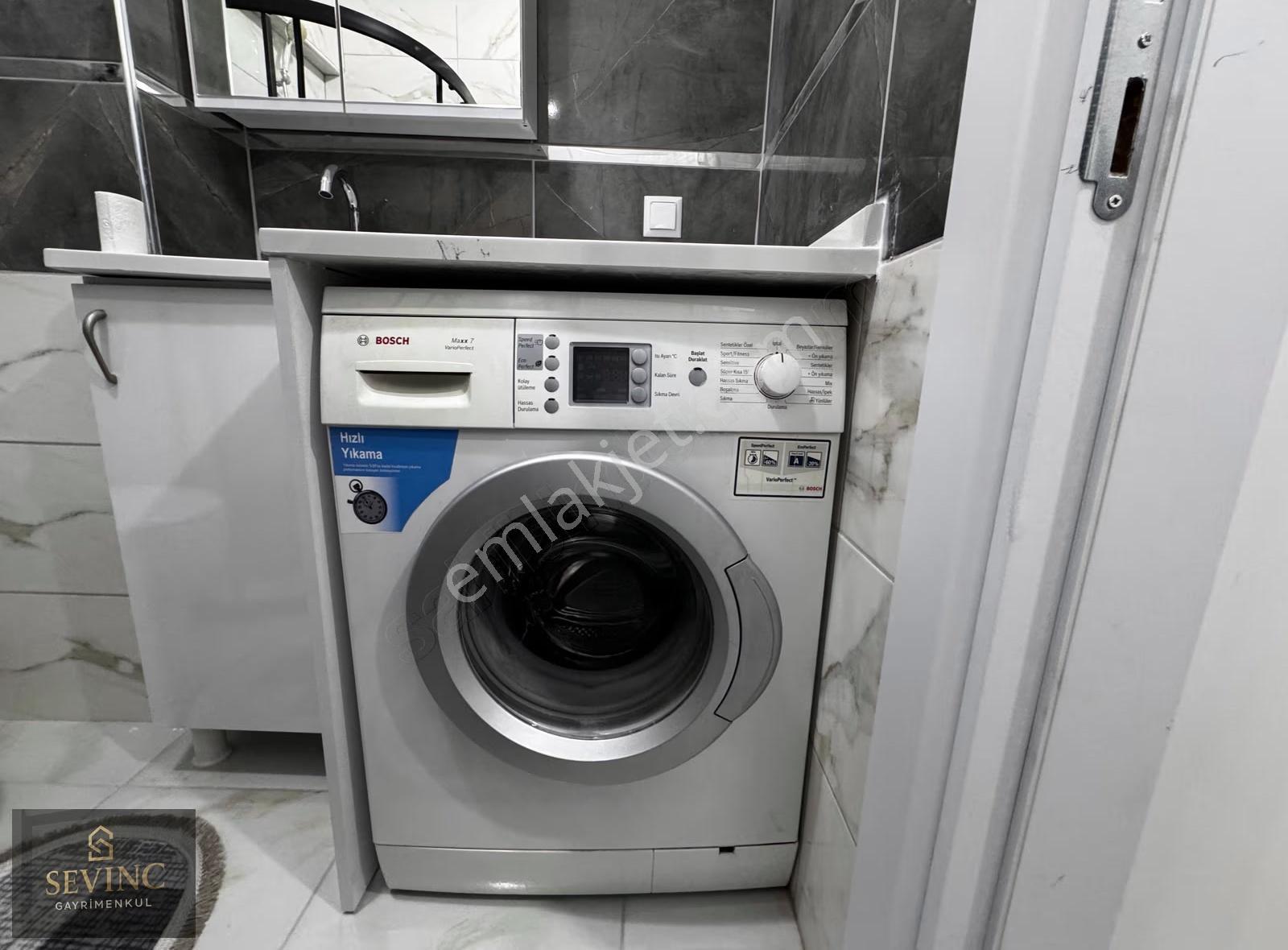 Sevinç'ten Şehrin Merkezinde Çarşıda 1+1 Eşyalı Kiralık Daire - Görsel 3