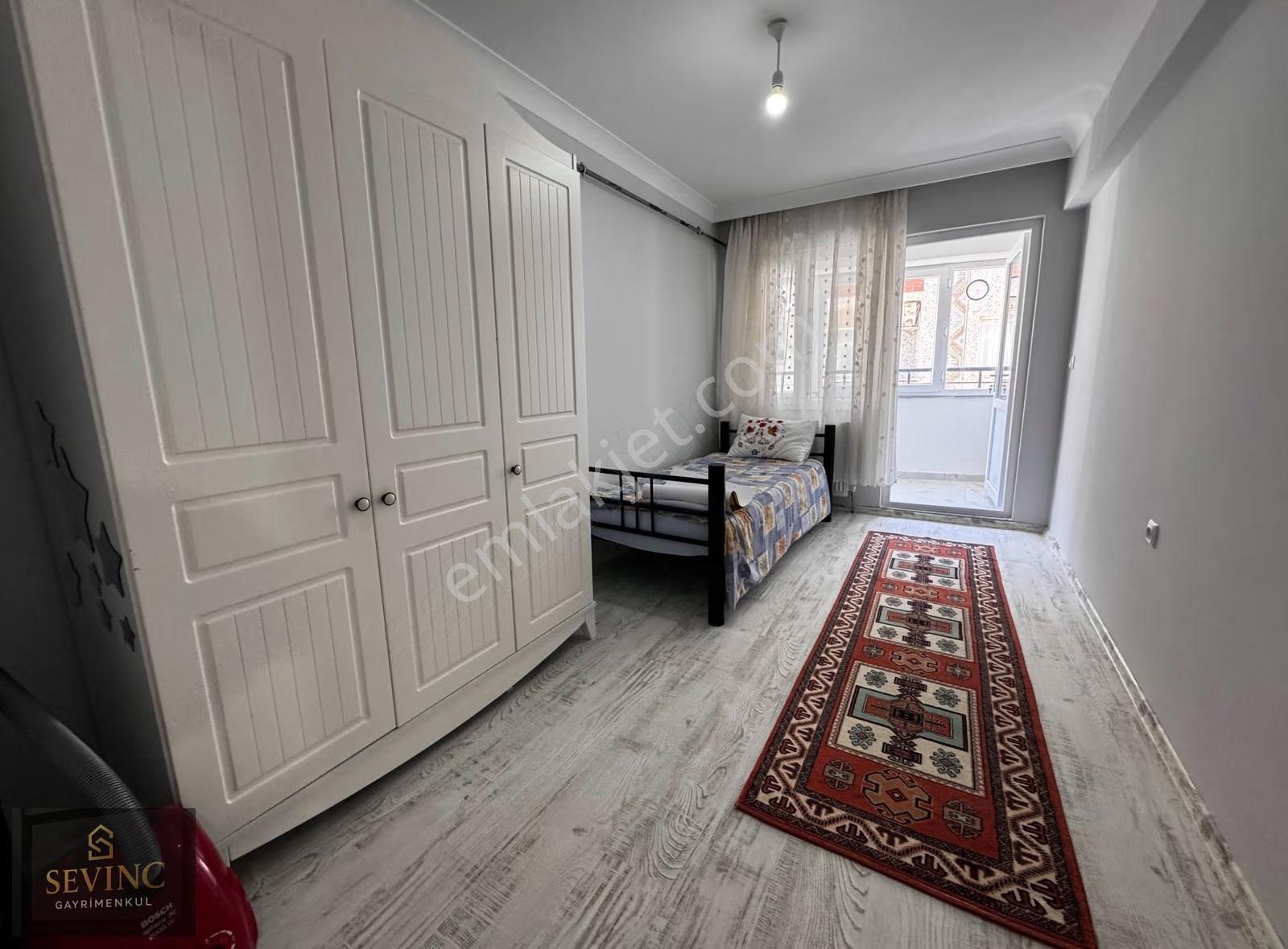 Sevinç'ten Şehrin Merkezinde Çarşıda 1+1 Eşyalı Kiralık Daire - Görsel 9