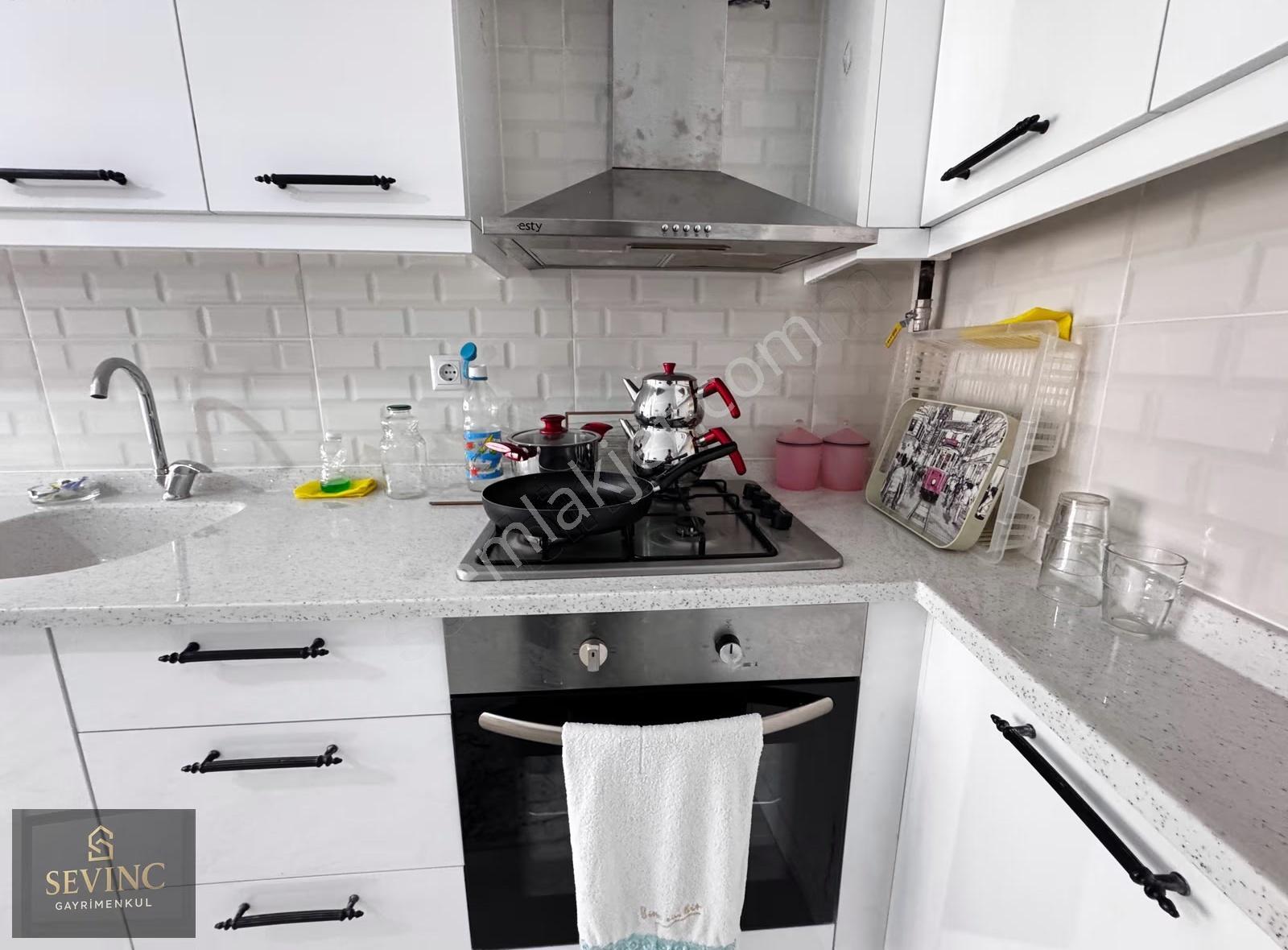 Sevinç'ten Şehrin Merkezinde Çarşıda 1+1 Eşyalı Kiralık Daire - Görsel 31