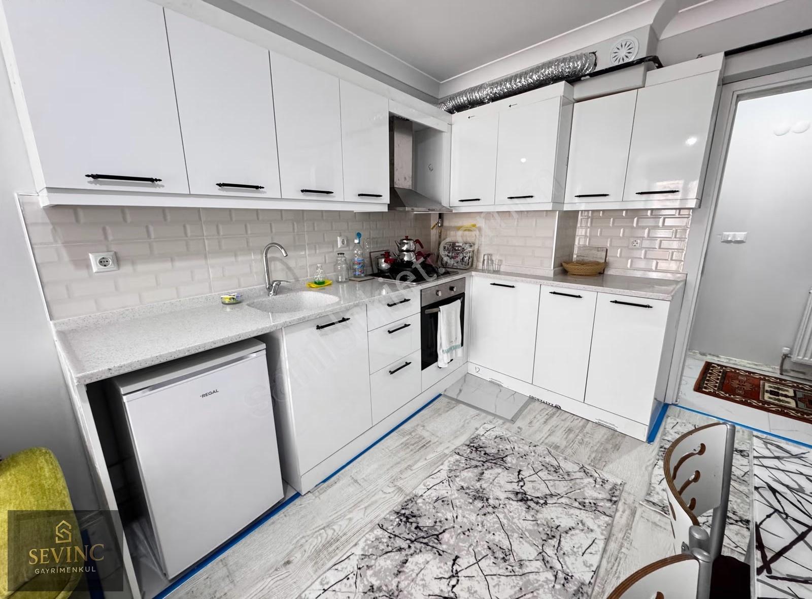 Sevinç'ten Şehrin Merkezinde Çarşıda 1+1 Eşyalı Kiralık Daire - Görsel 27