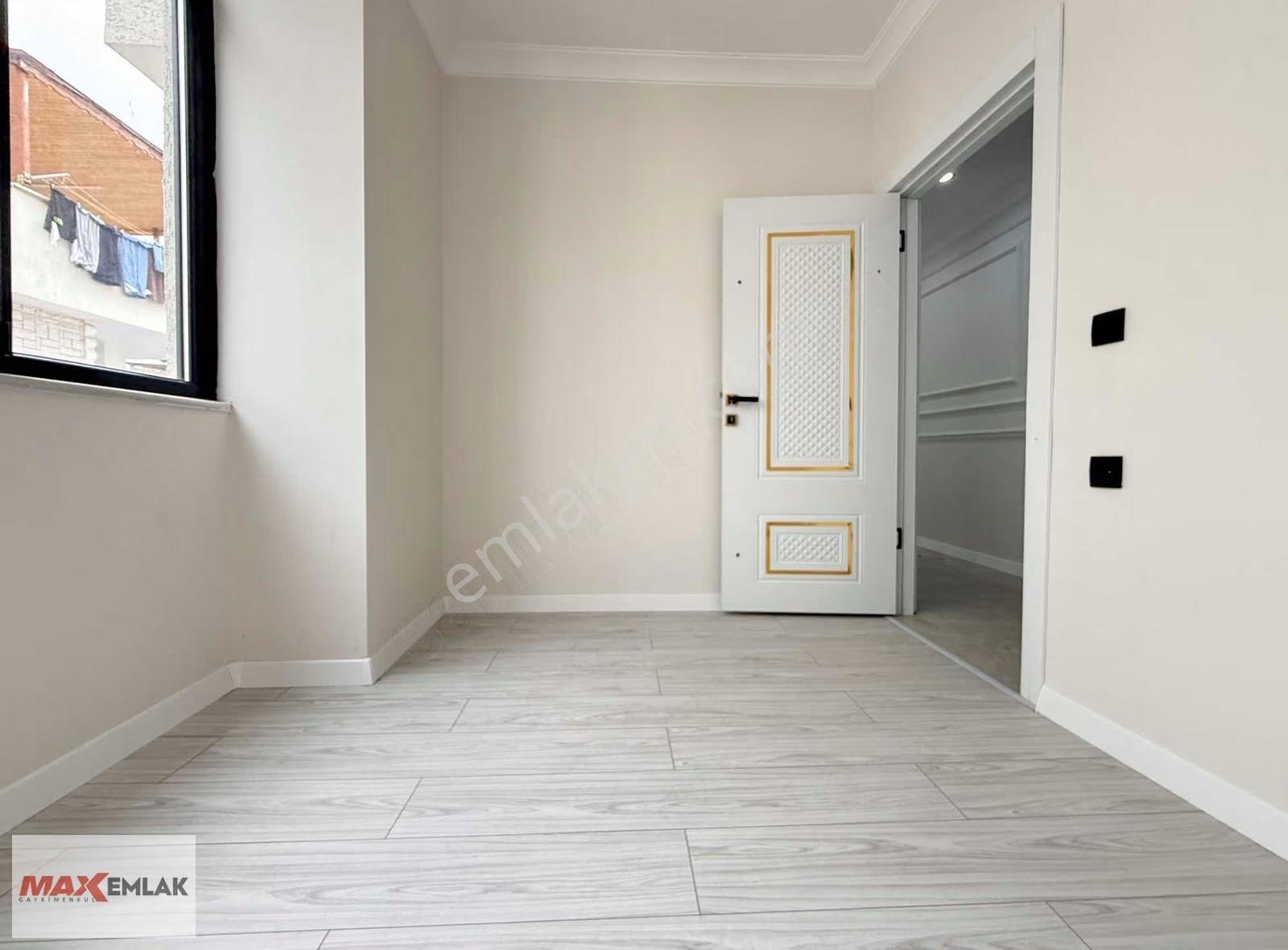 Darıca Atatürk Caddesinde Asansörlü Sıfır 2+1 Lüx Arakat - Görsel 9