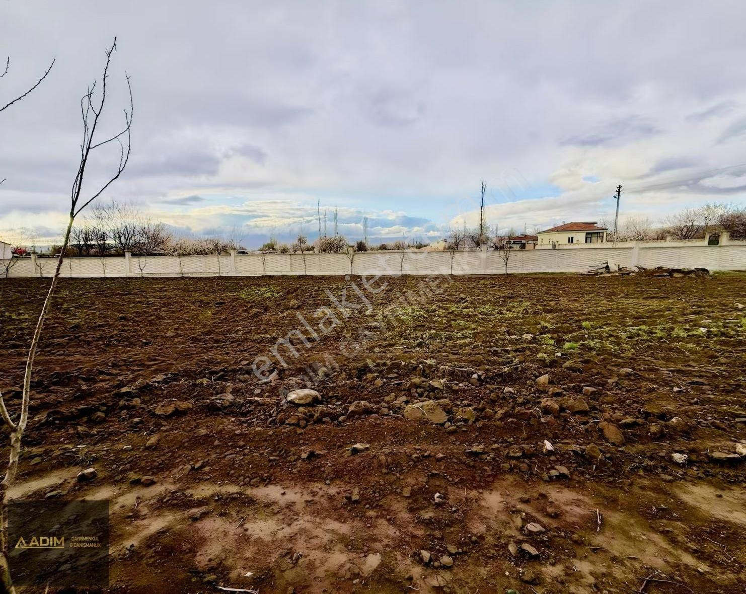 Cırgalan Mah.1400m2 Mükemmel Konumda Bahçe
