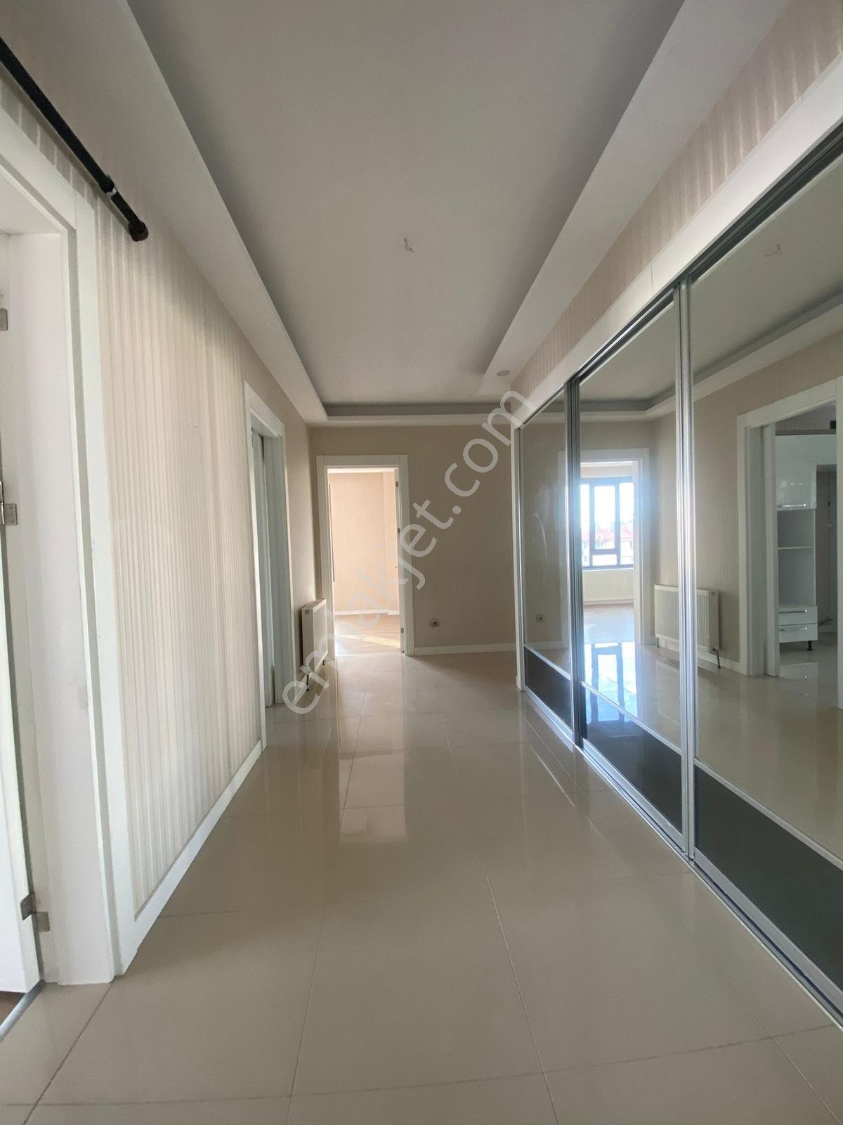 İmir Emlak Ofisinden 4+1 195m2 4.kat Güney Köşebası Site Dairesi - Görsel 31