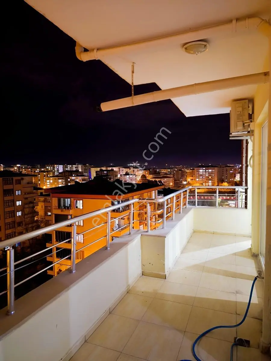 Çamlıtepe'de Şehir Manzaralı Kiralık Temiz Daire