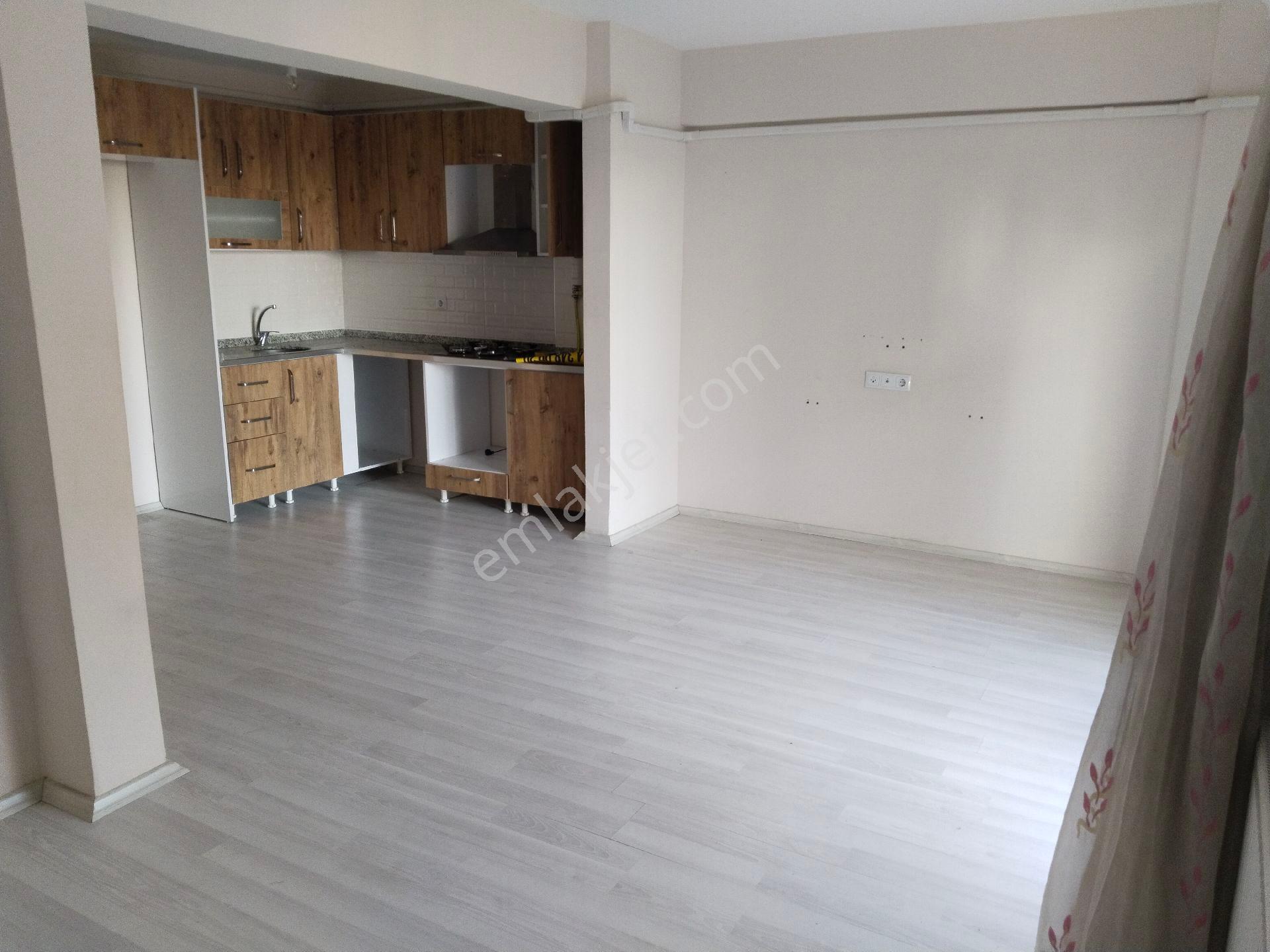 Bergama Zafer Mah Doğalgazlı Ön Cephe Ara 2.kat 2+1 Kiralık Daire - Görsel 8