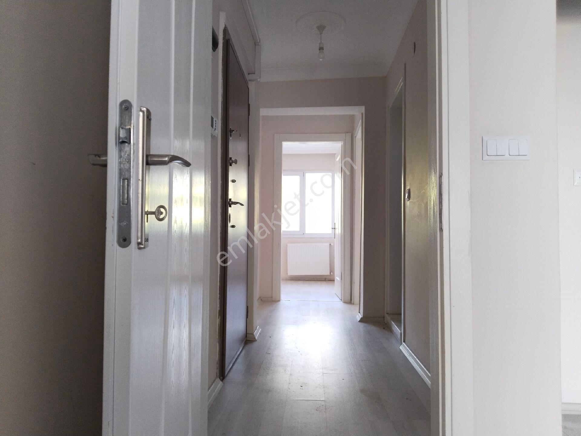 Bergama Zafer Mah Doğalgazlı Ön Cephe Ara 2.kat 2+1 Kiralık Daire - Görsel 26
