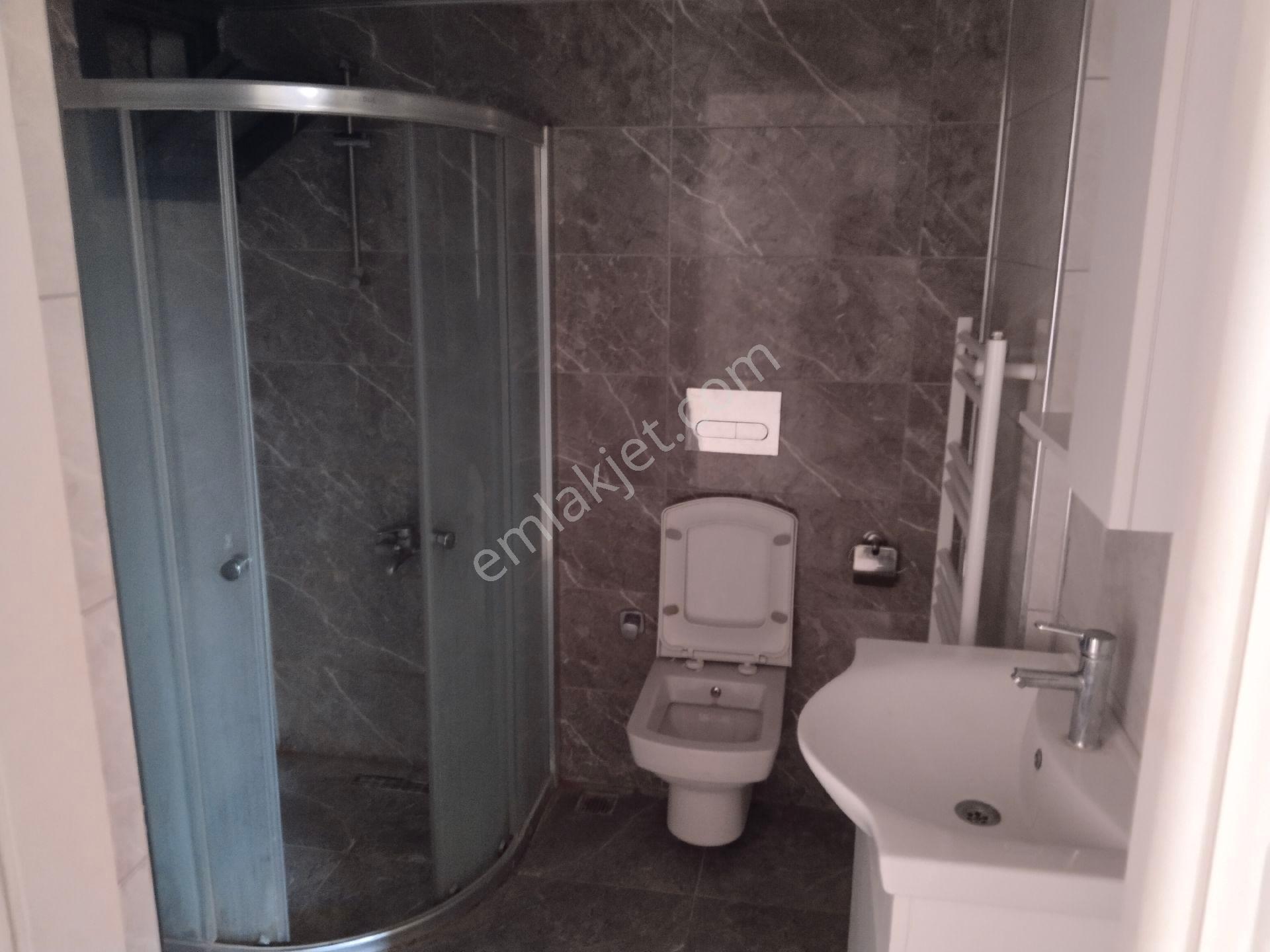 Bergama Maltepe Mah Şehir Merkezinde Doğalgazlı Ara Kat Kapalı Mutfak 2+1 Kiralık Daire - Görsel 14
