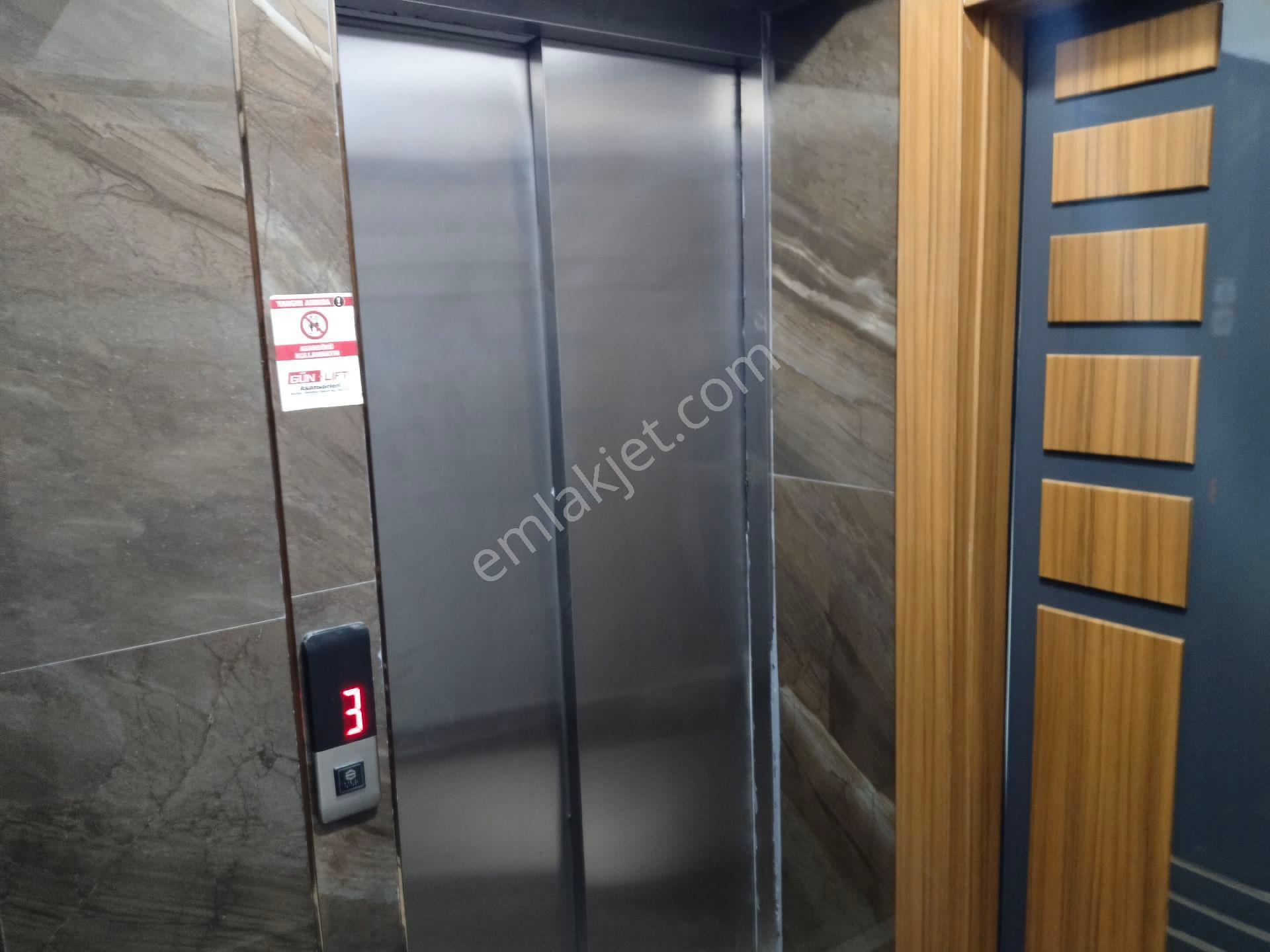 Bergama Maltepe Mah Şehir Merkezinde Doğalgazlı Ara Kat Kapalı Mutfak 2+1 Kiralık Daire - Görsel 6