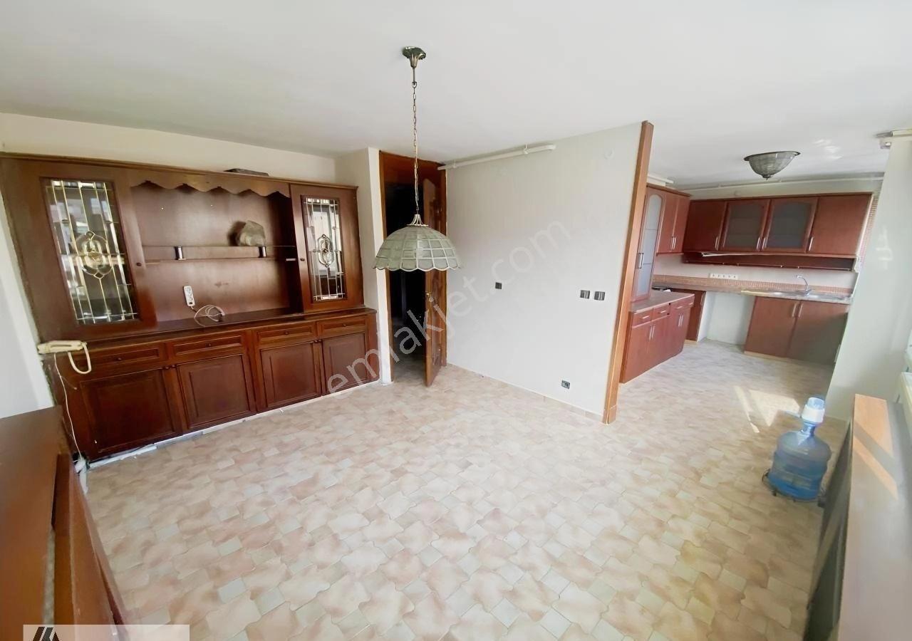 Muhteşem Deniz Manzaralı 3+1 Dublex 250 M2 Kiralık Daire - Görsel 2