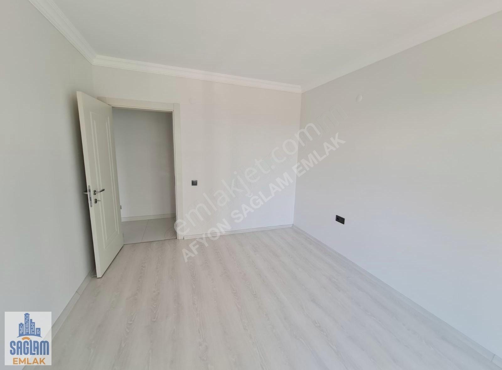 Sağlam Emlaktan Selçukluda Kiralık Lüks 2+1 Daire - Görsel 24