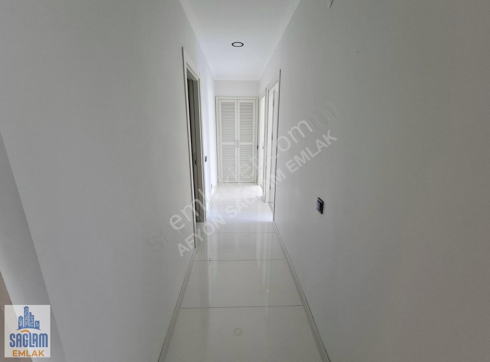 Sağlam Emlaktan Selçukluda Kiralık Lüks 2+1 Daire - Görsel 8