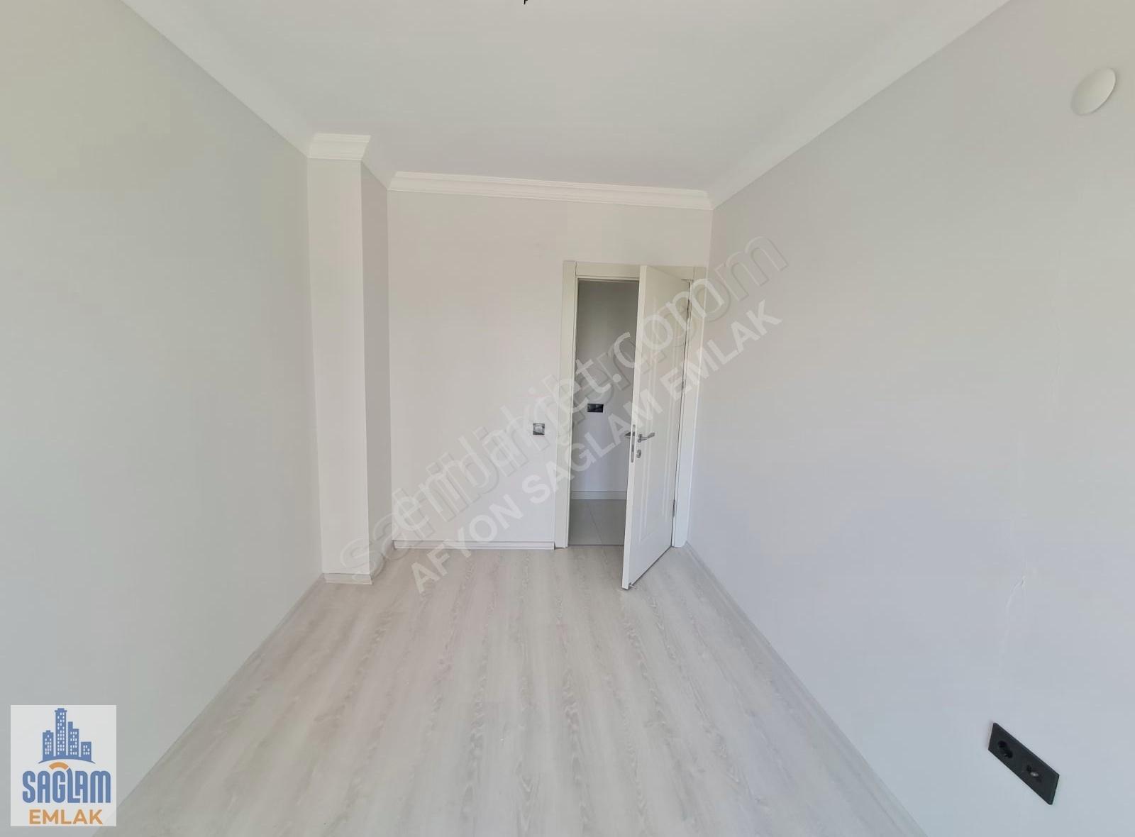 Sağlam Emlaktan Selçukluda Kiralık Lüks 2+1 Daire - Görsel 16