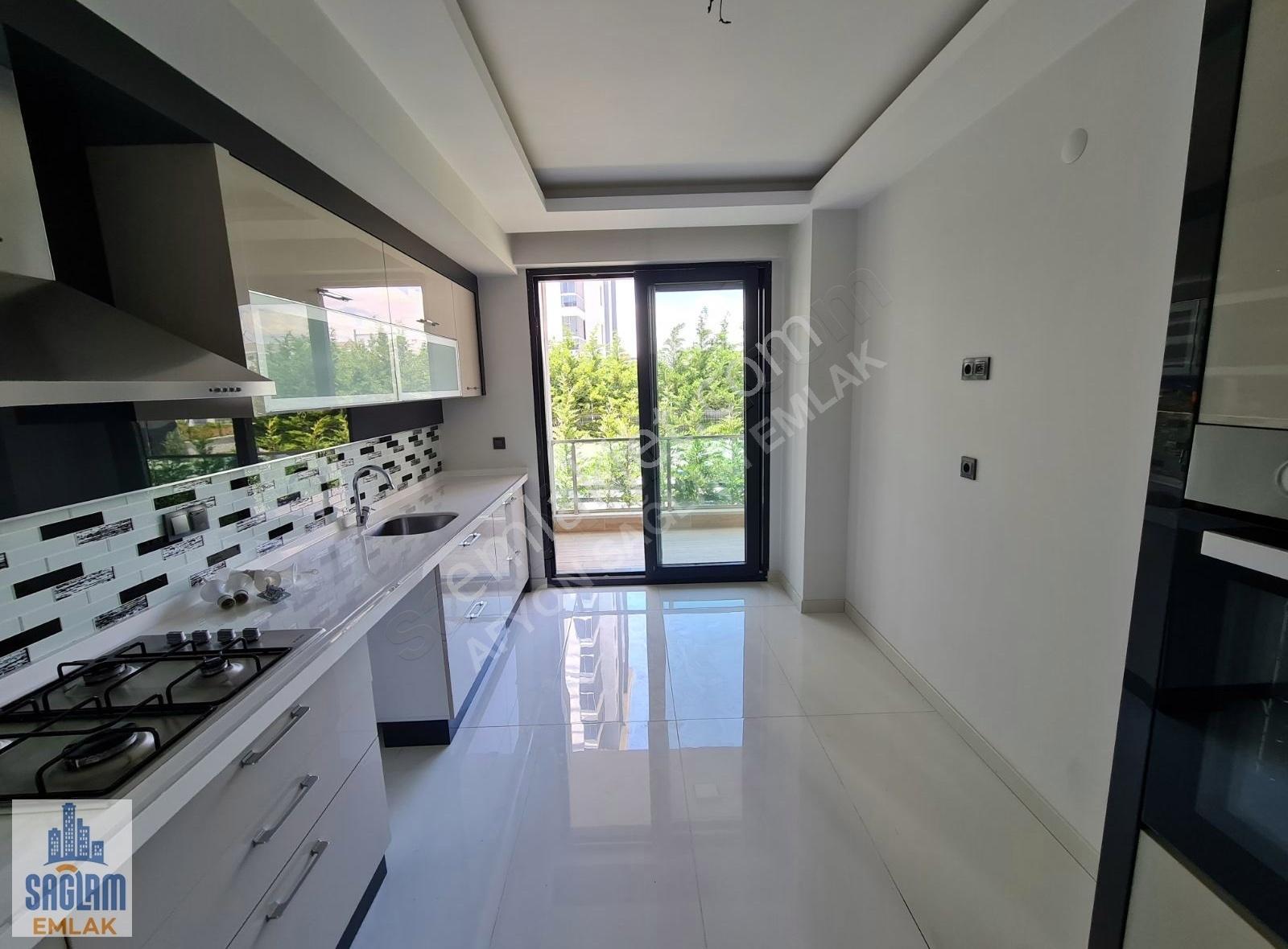 Sağlam Emlaktan Selçukluda Kiralık Lüks 2+1 Daire - Görsel 32