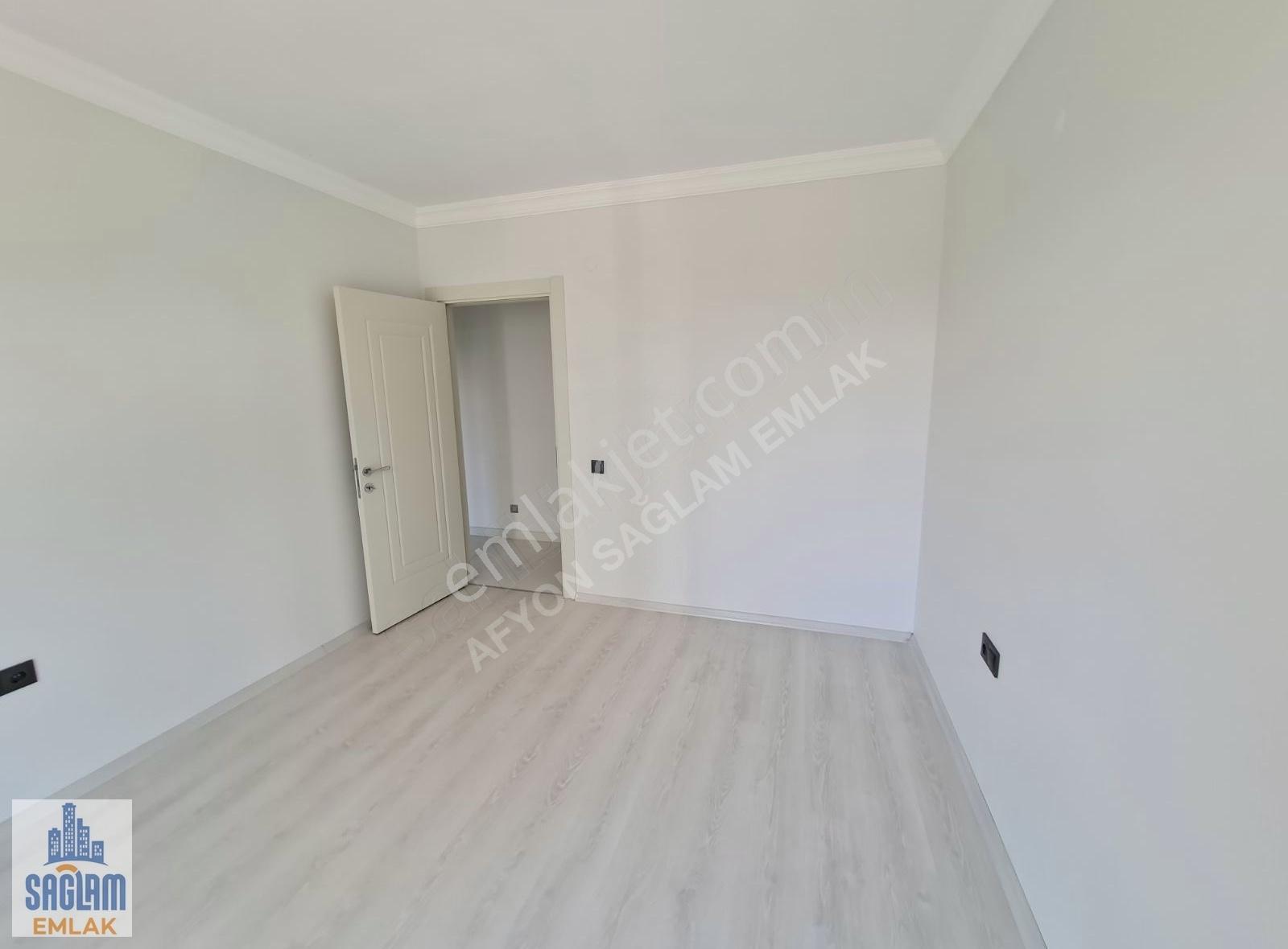 Sağlam Emlaktan Selçukluda Kiralık Lüks 2+1 Daire - Görsel 10
