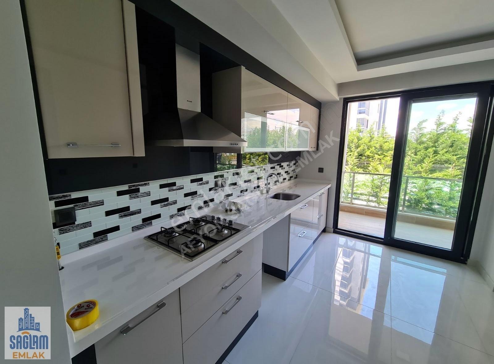 Sağlam Emlaktan Selçukluda Kiralık Lüks 2+1 Daire - Görsel 22