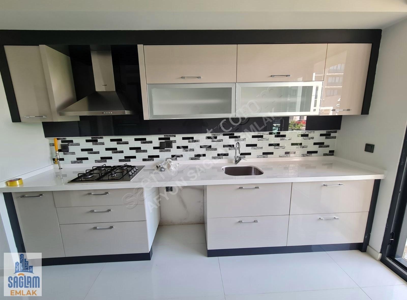 Sağlam Emlaktan Selçukluda Kiralık Lüks 2+1 Daire - Görsel 28