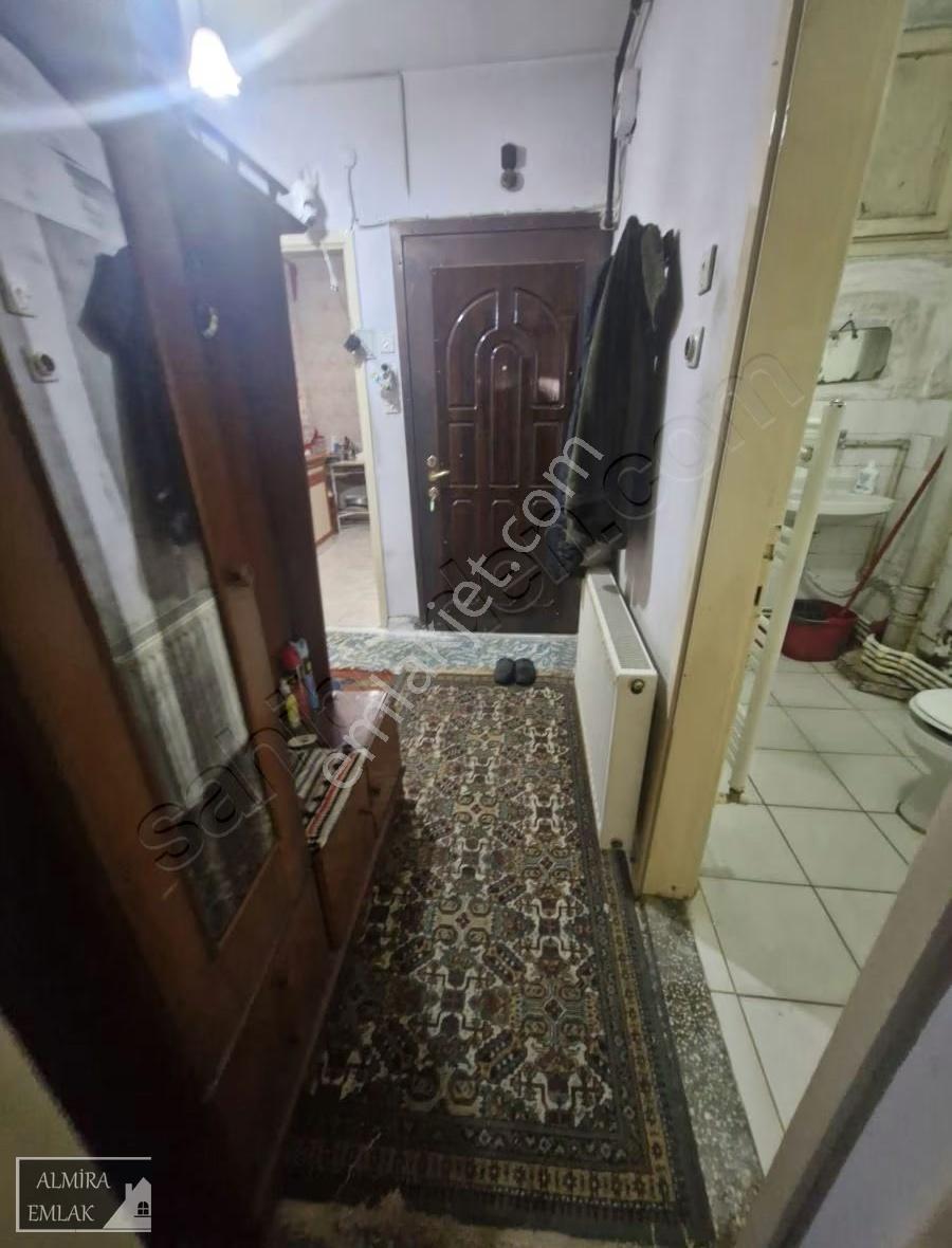 Betonyol Cadde Üzeri 2+1 Doğalgazlı Teraslı Metro Yakını Daire - Görsel 24
