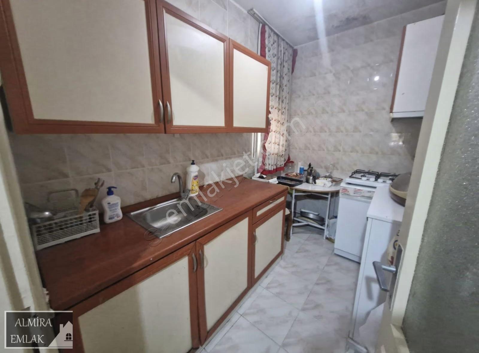 Betonyol Cadde Üzeri 2+1 Doğalgazlı Teraslı Metro Yakını Daire - Görsel 8