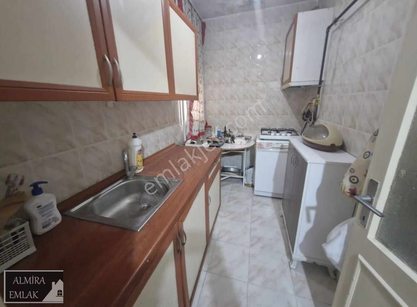 Betonyol Cadde Üzeri 2+1 Doğalgazlı Teraslı Metro Yakını Daire - Görsel 4