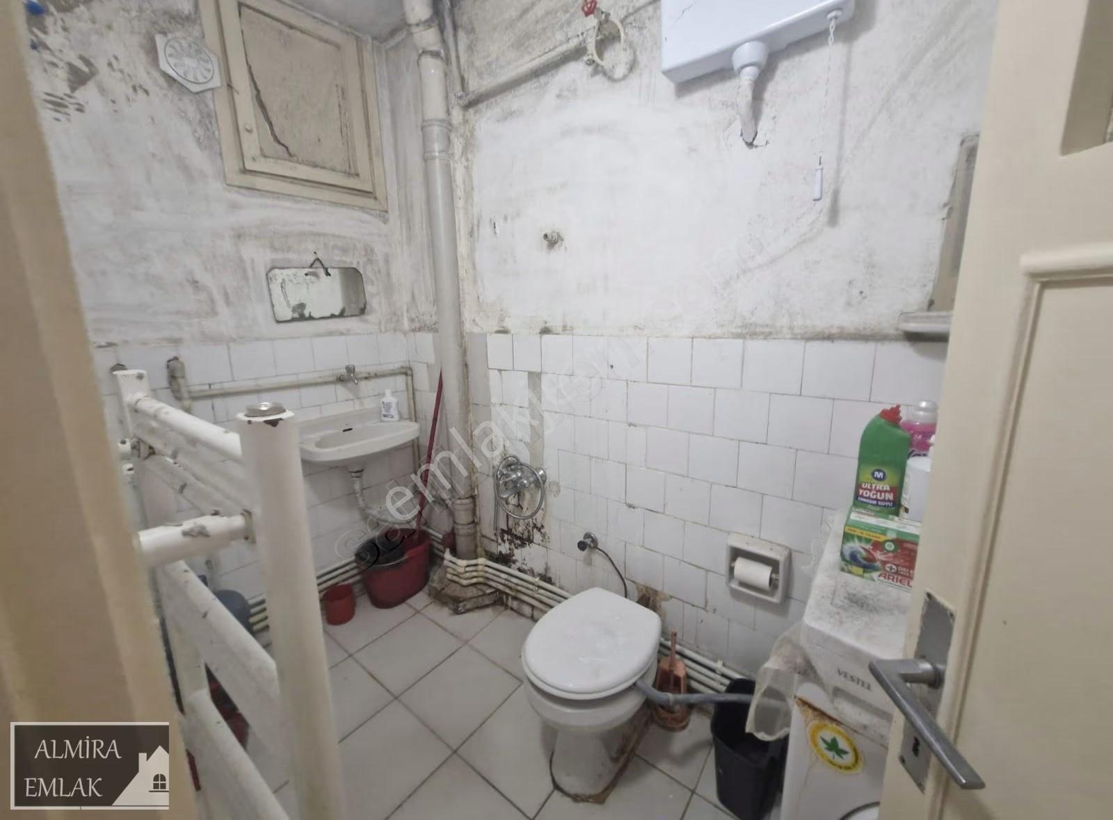 Betonyol Cadde Üzeri 2+1 Doğalgazlı Teraslı Metro Yakını Daire - Görsel 3
