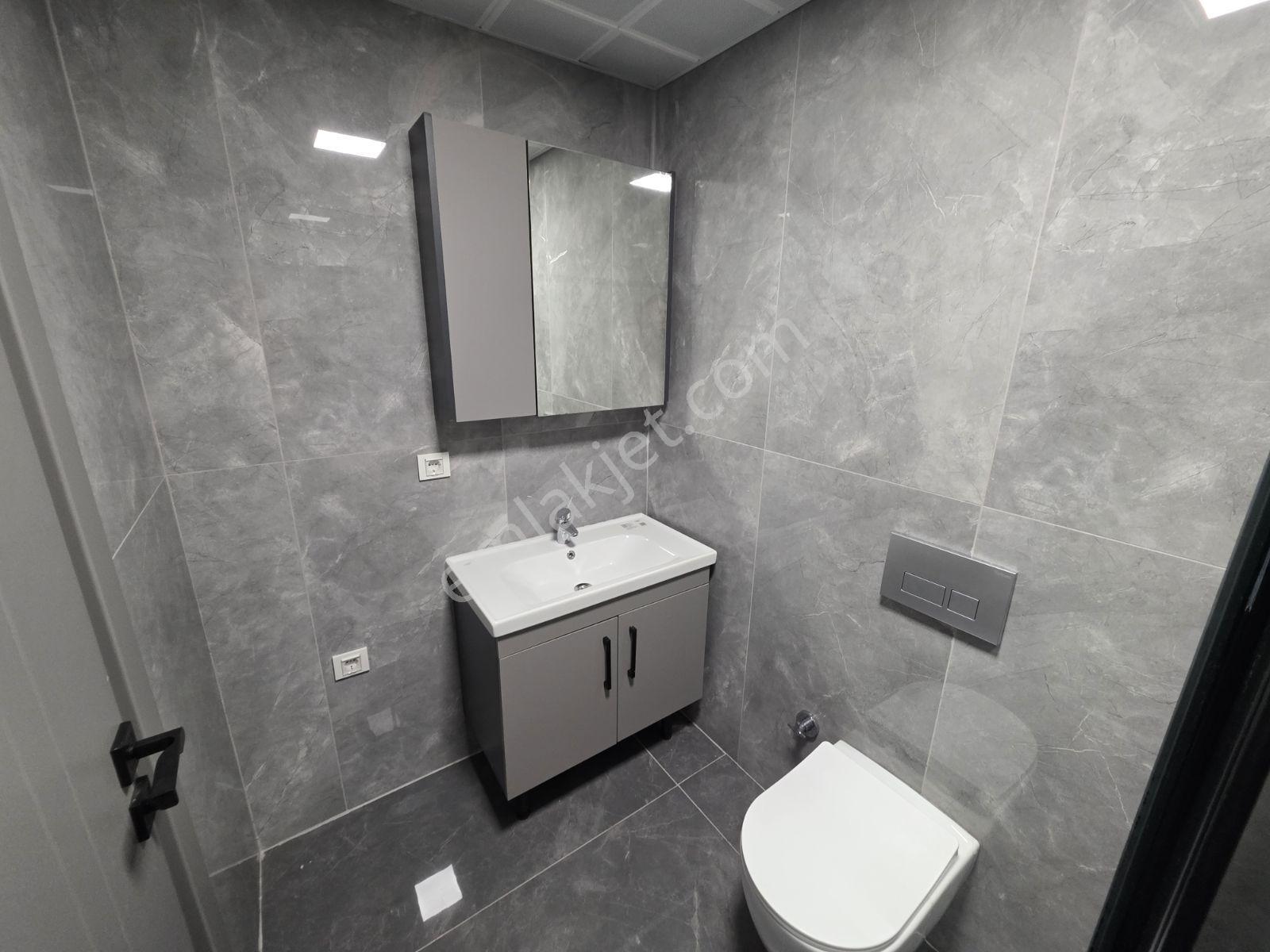 Kendine Ait Bahçesi Var / 2+1 Havuz Manzaralı / 2 Daire Var - Görsel 11