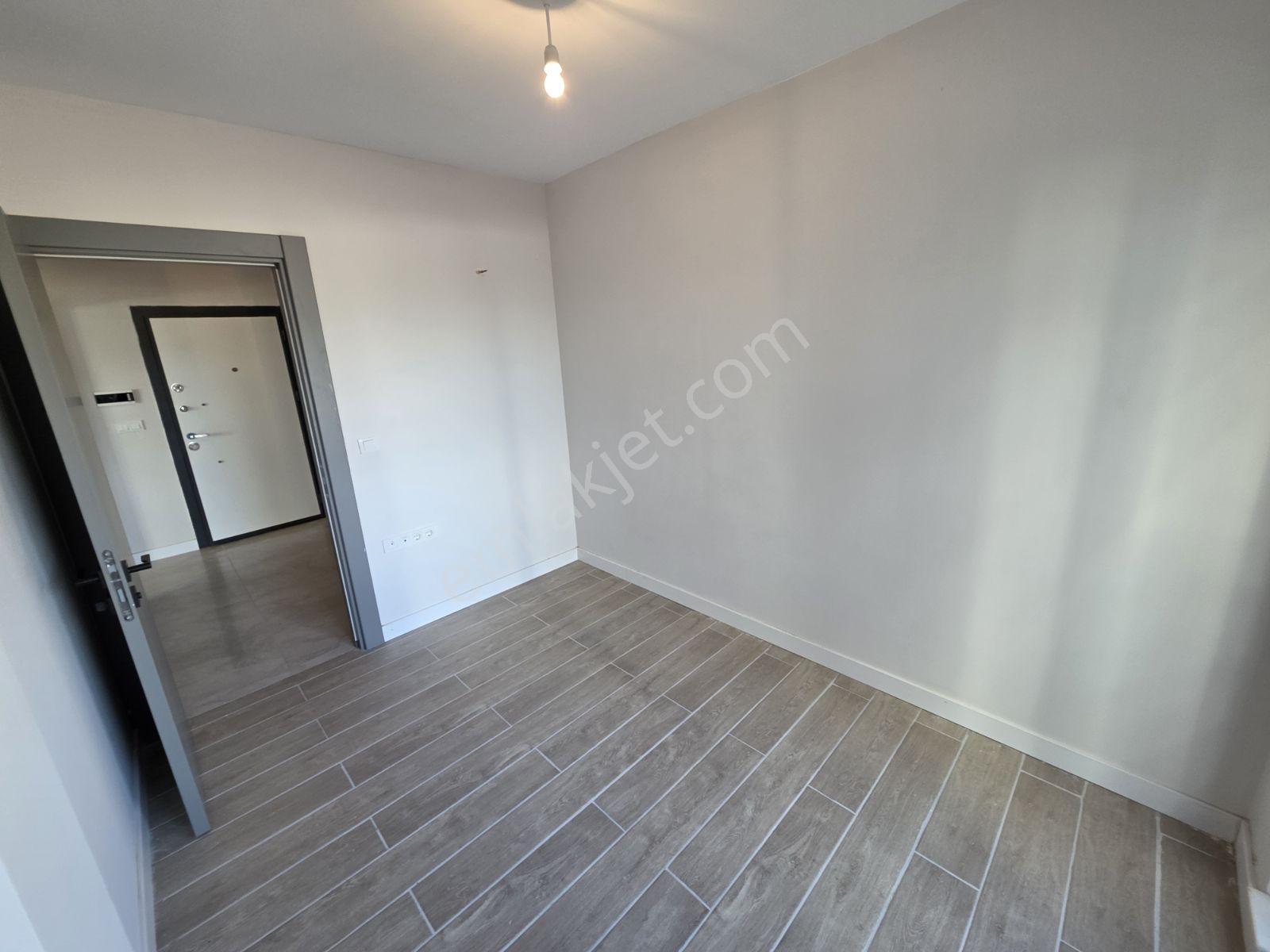 Kendine Ait Bahçesi Var / 2+1 Havuz Manzaralı / 2 Daire Var - Görsel 21