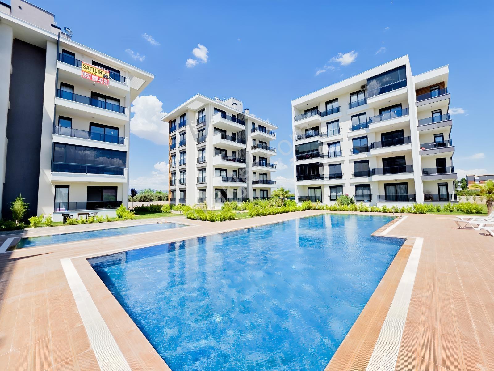 Kendine Ait Bahçesi Var / 2+1 Havuz Manzaralı / 2 Daire Var - Görsel 29