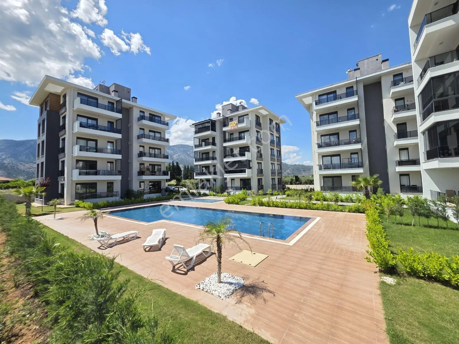 Kendine Ait Bahçesi Var / 2+1 Havuz Manzaralı / 2 Daire Var - Görsel 30