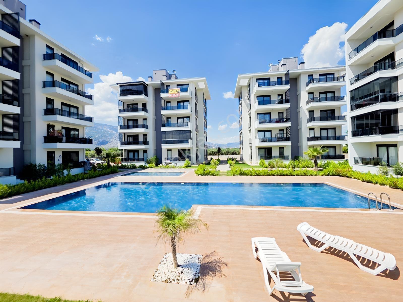 Kendine Ait Bahçesi Var / 2+1 Havuz Manzaralı / 2 Daire Var - Görsel 26